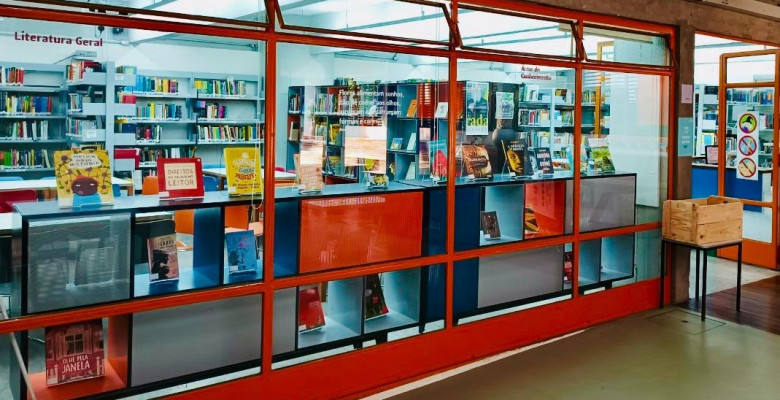 A biblioteca como parte do currículo e da formação de leitores