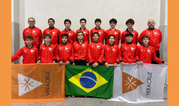 Alunos do Vera participam de torneio de futebol na Europa