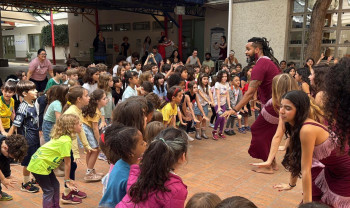 Apresentação de dança do Ensino Médio no Verinha